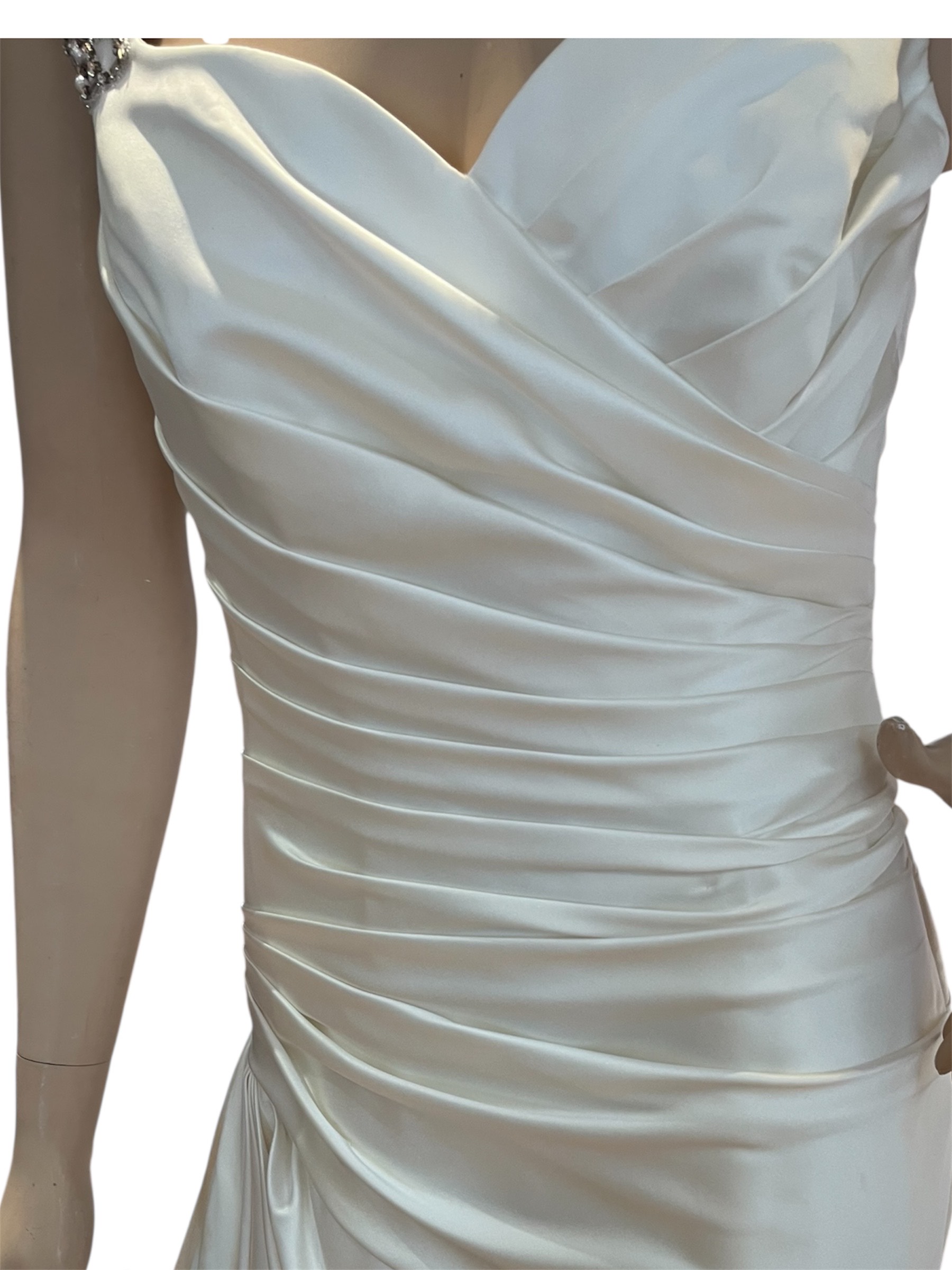 Ellis Bridal Wedding Gown - Image 4