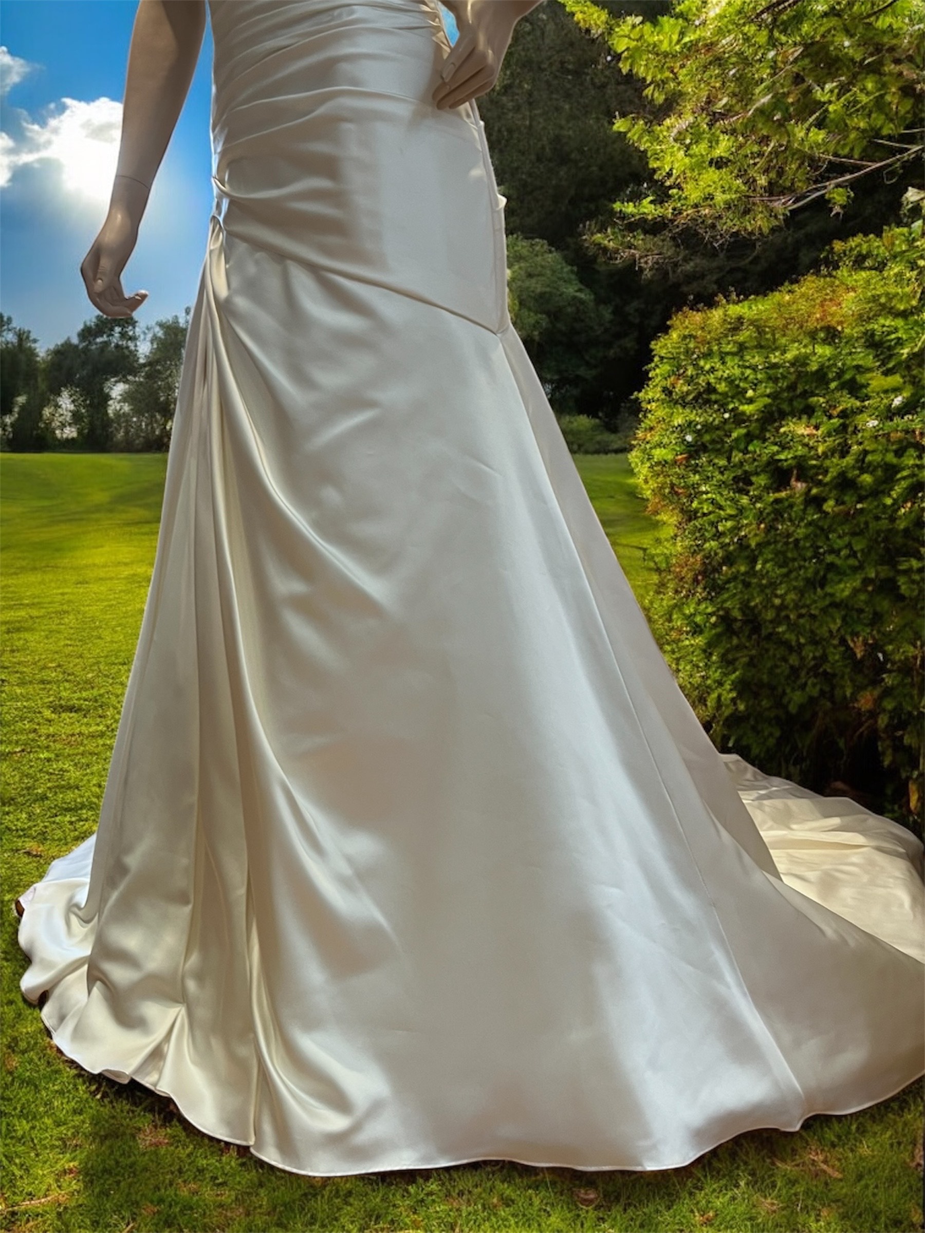 Ellis Bridal Wedding Gown - Image 3
